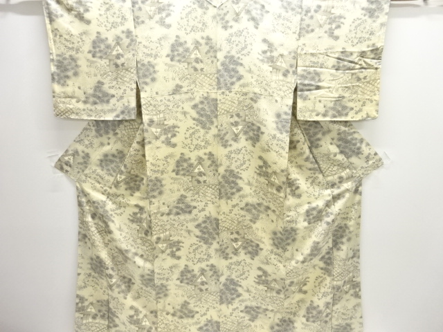 家屋に草花模様小紋着物